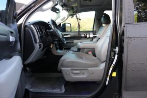 Toyota Tundra CrewMax 4x4 Zombie Apocalypse 2013 года 
